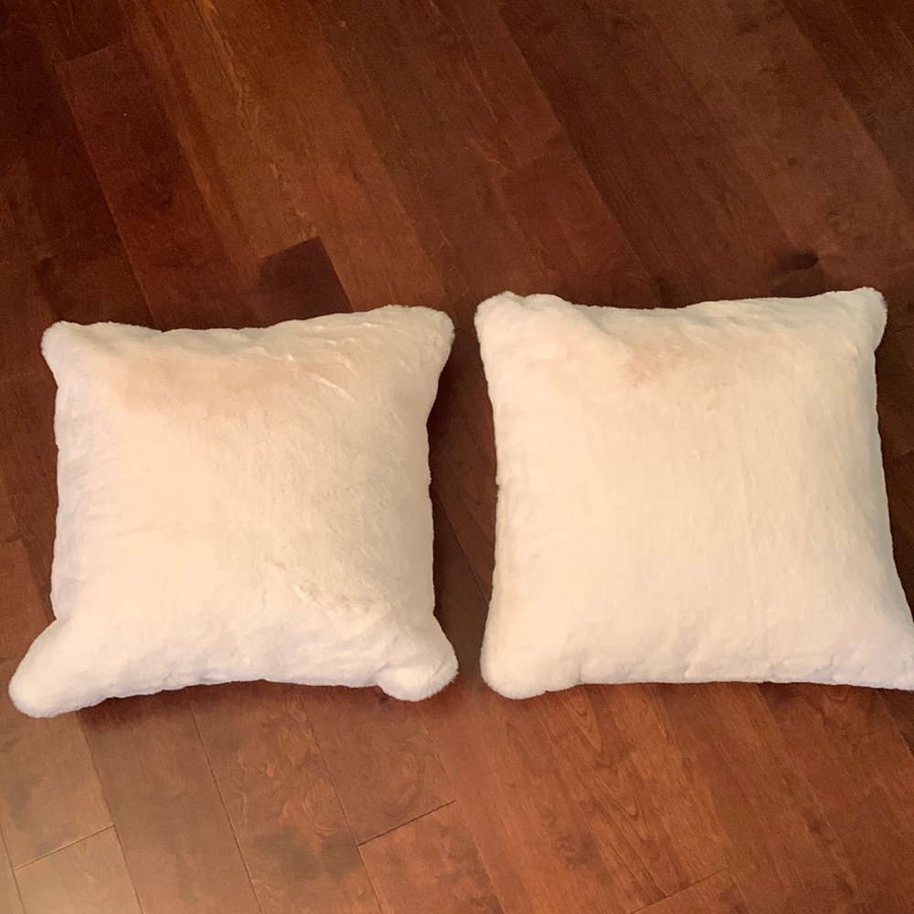 New with Tags Throw Pillows